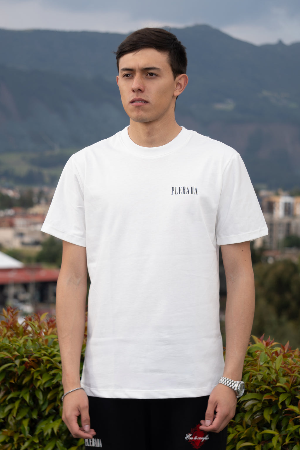 Camiseta Regular Fit Premium “El mundo es tuyo” Ivory