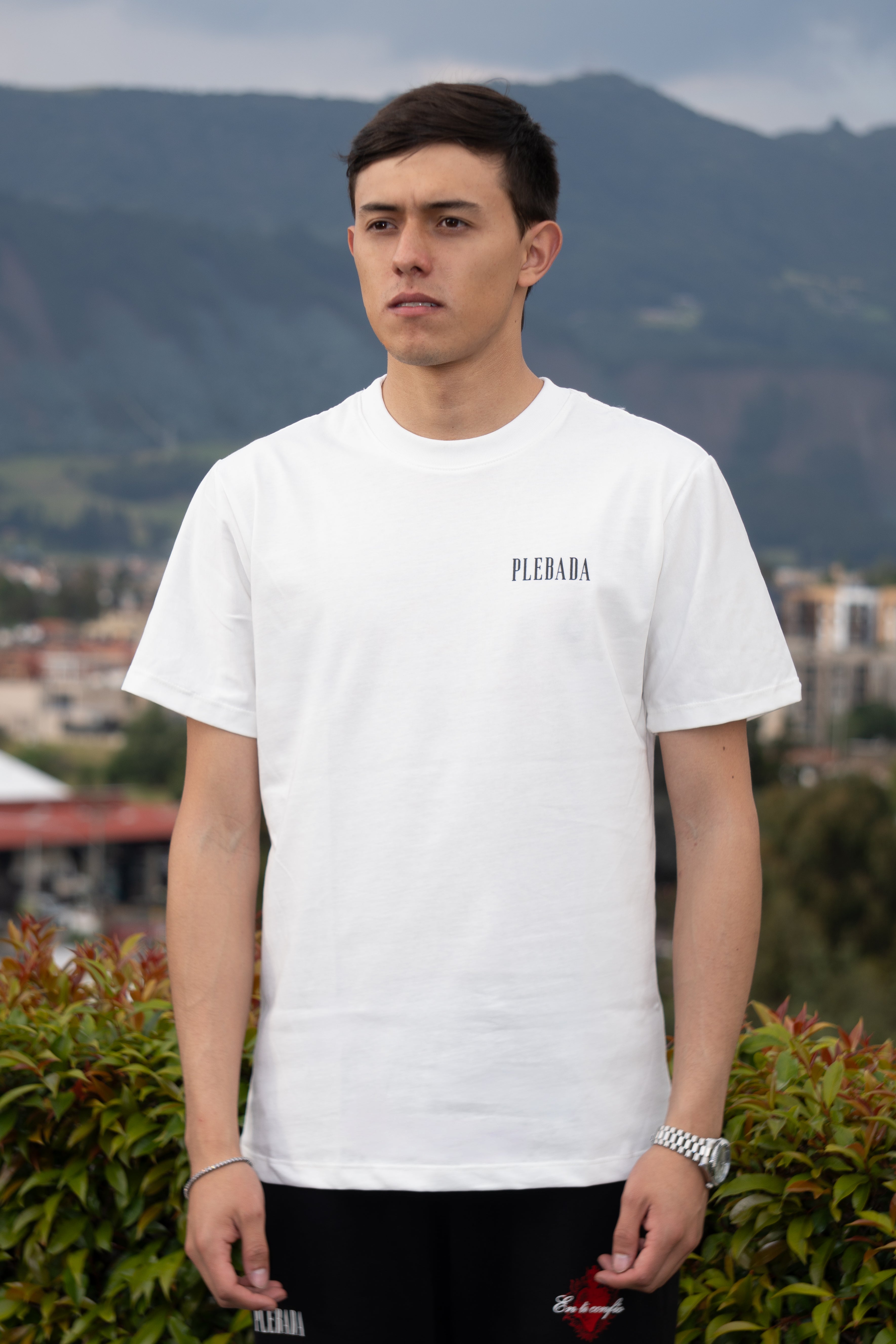 Camiseta Regular Fit Premium “El mundo es tuyo” Ivory
