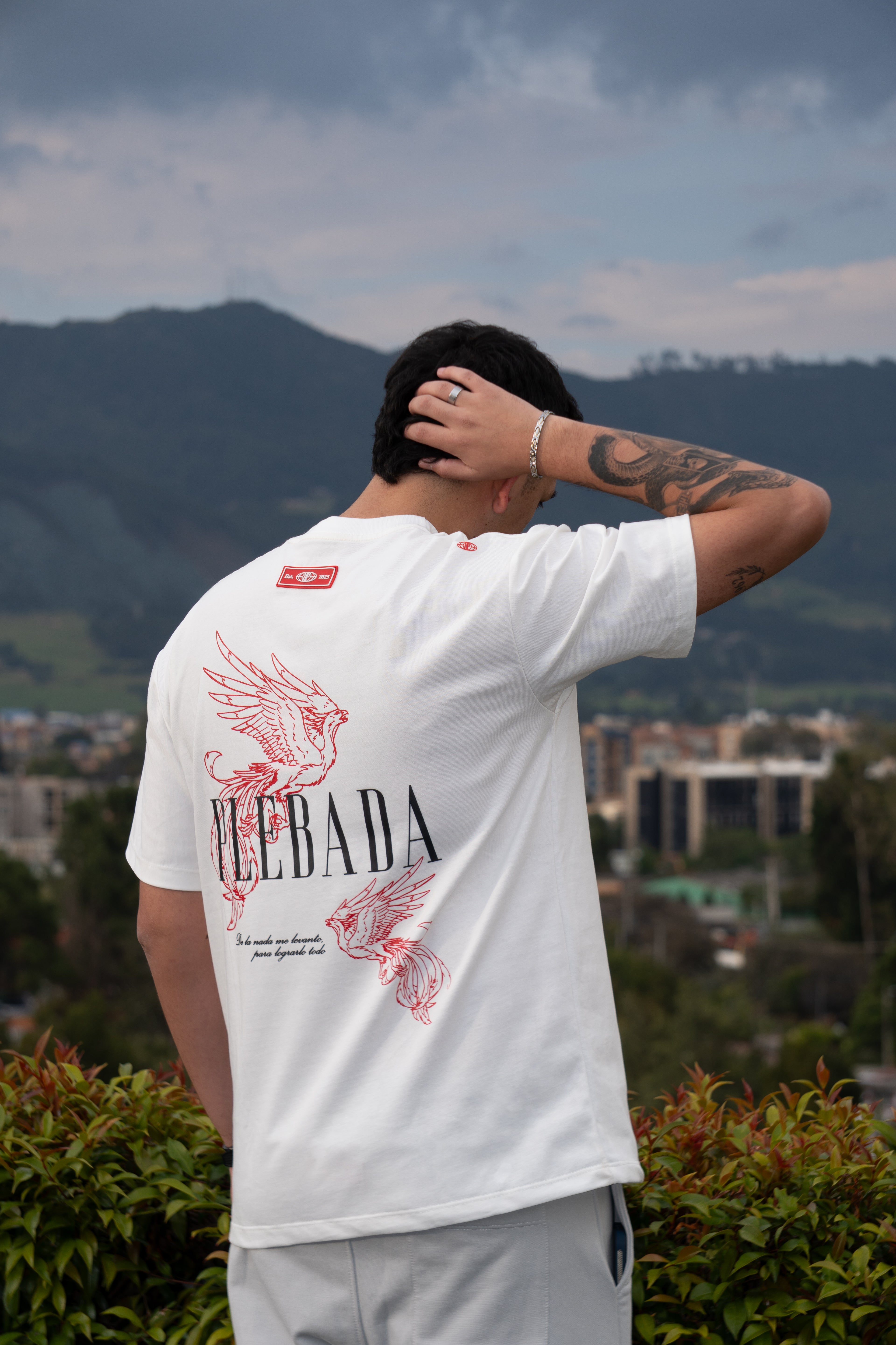 Camiseta Oversize Premium “Ave Fénix” Ivory